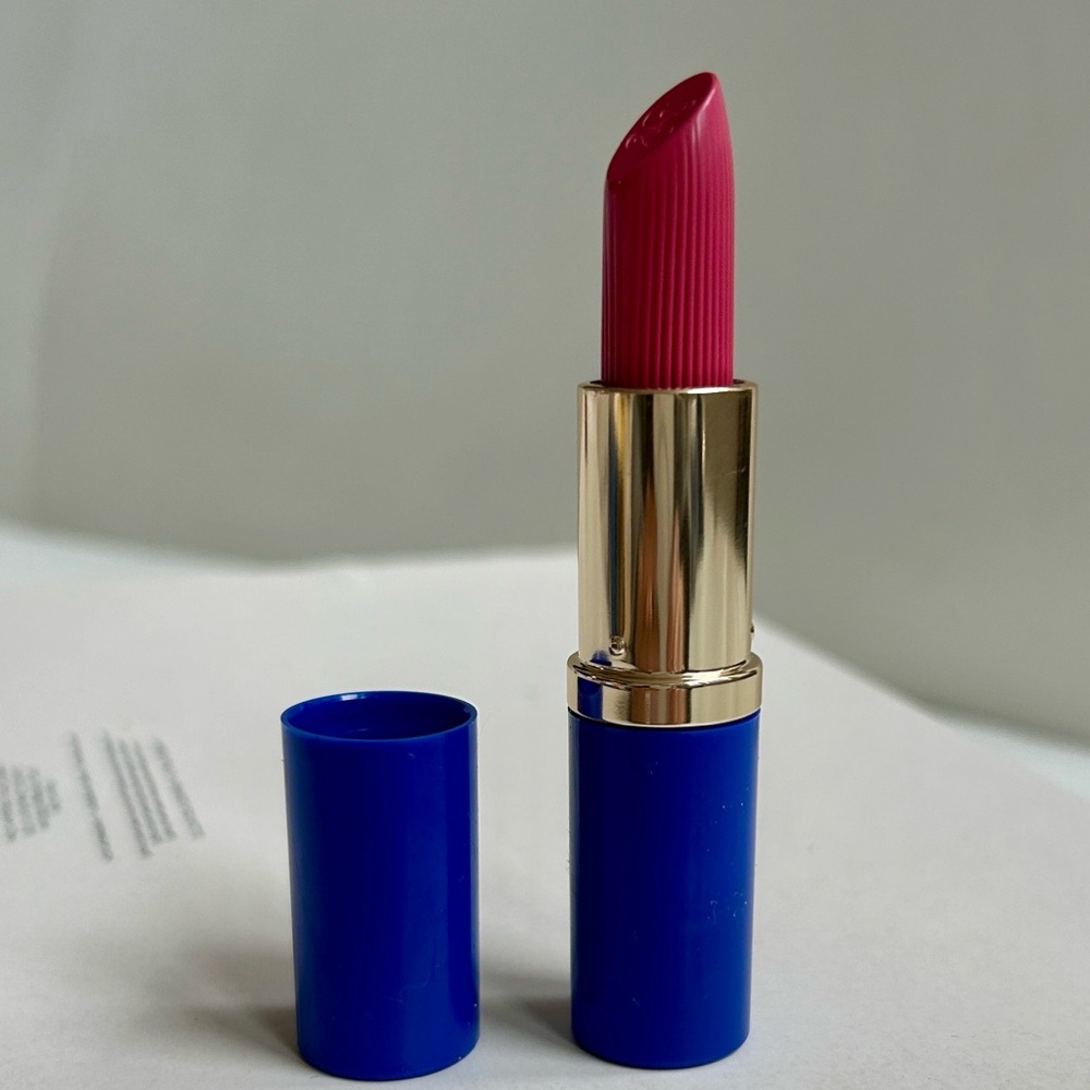 Estée Lauder Pure Color Long-Lasting Creme Lipstick in Powerful